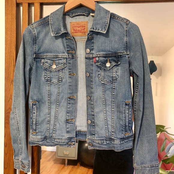 Levi’s Jean Jacket - Picture 3 of 5
